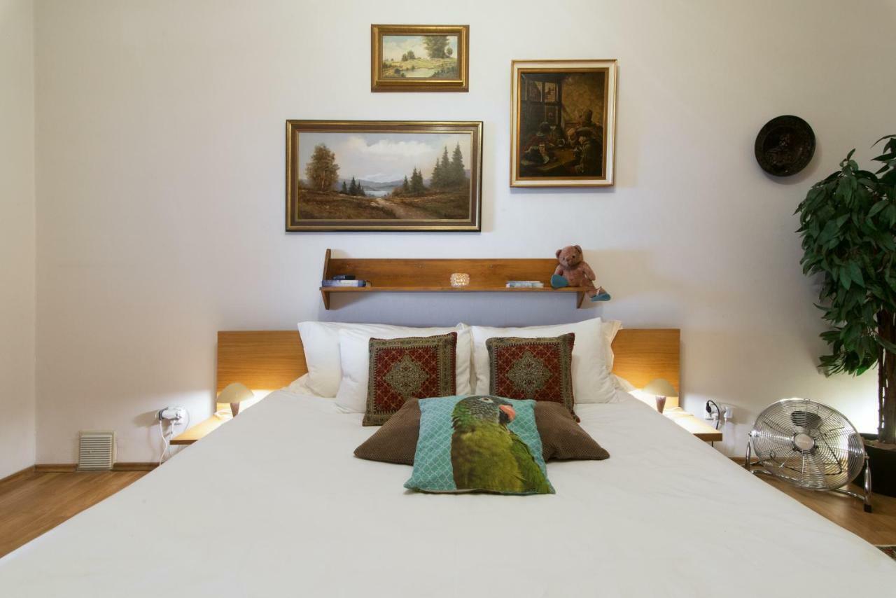 Victoria Design Stays - Apartment Rehorova Prague Luaran gambar