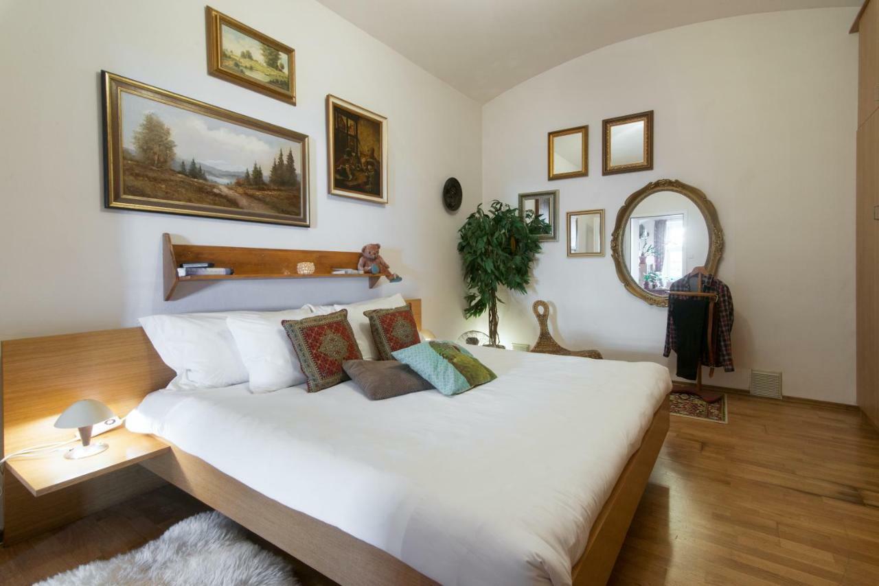 Victoria Design Stays - Apartment Rehorova Prague Luaran gambar