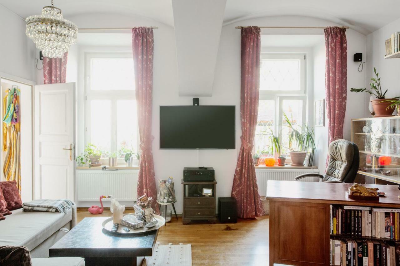Victoria Design Stays - Apartment Rehorova Prague Luaran gambar
