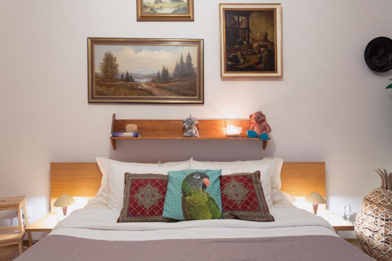 Victoria Design Stays - Apartment Rehorova Prague Luaran gambar